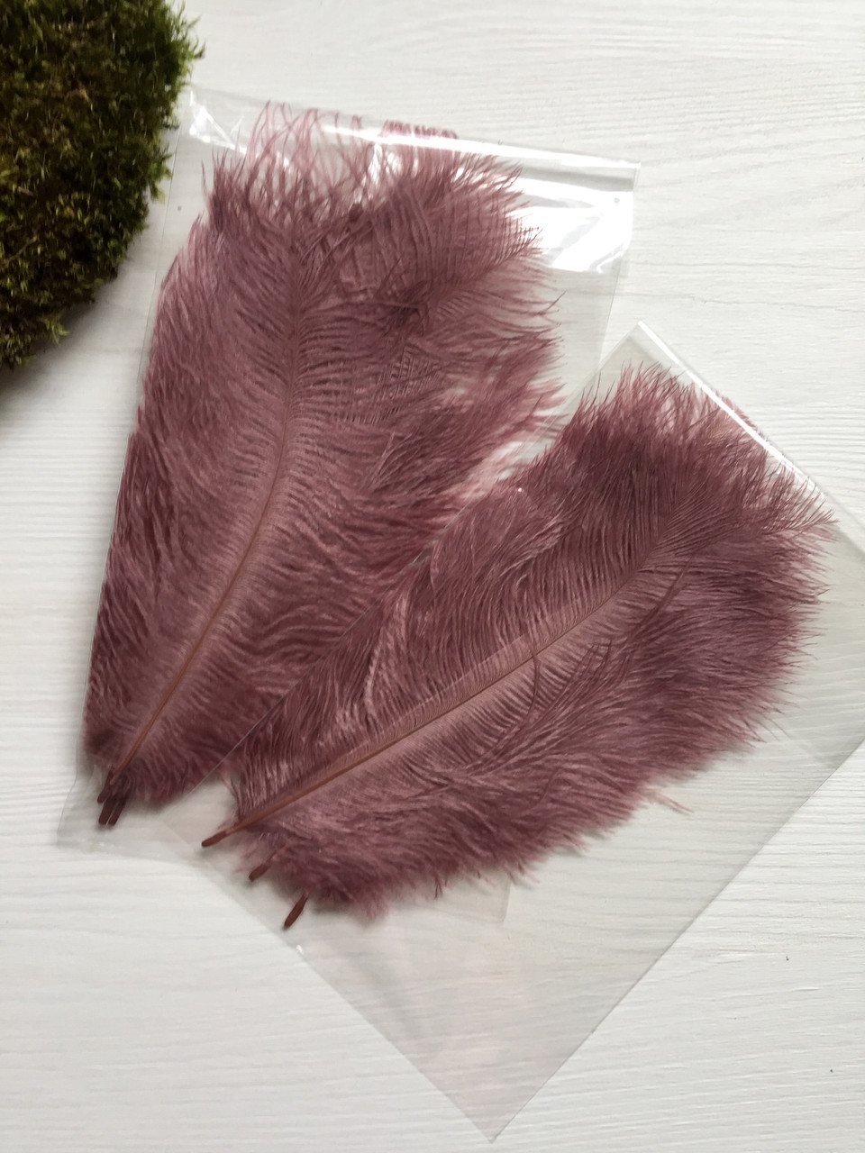 3197010979_perya-antichnye-rozovye.jpg Пір'я античні рожеві темні 15-20 (5 шт) - Пір'я