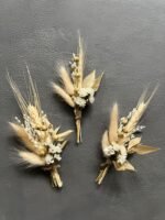 Бутоньєрка міні біла - Букети, бутоньєрки