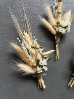 Бутоньєрка міні біла - Букети, бутоньєрки