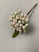 Штучні ягідки на ніжці рожево-зелені сизі, з листочком - Штучні ягоди та плоди