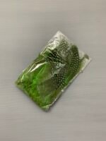 Набір натурального пір'я фазана в горох салатове 100 шт - Пір'я