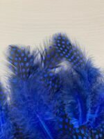 Набір натурального пір'я фазана в горох синє 100 шт - Пір'я