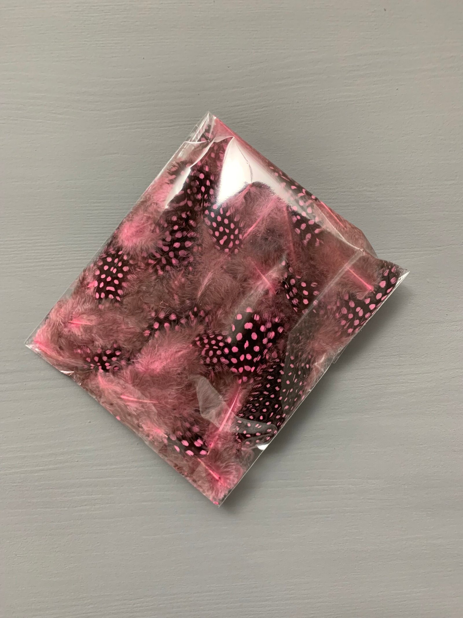 Набір натурального пір'я фазана в горох рожево античне 100 шт - Пір'я Набір натурального пір'я фазана в горох рожево античне 100 шт - Пір'я