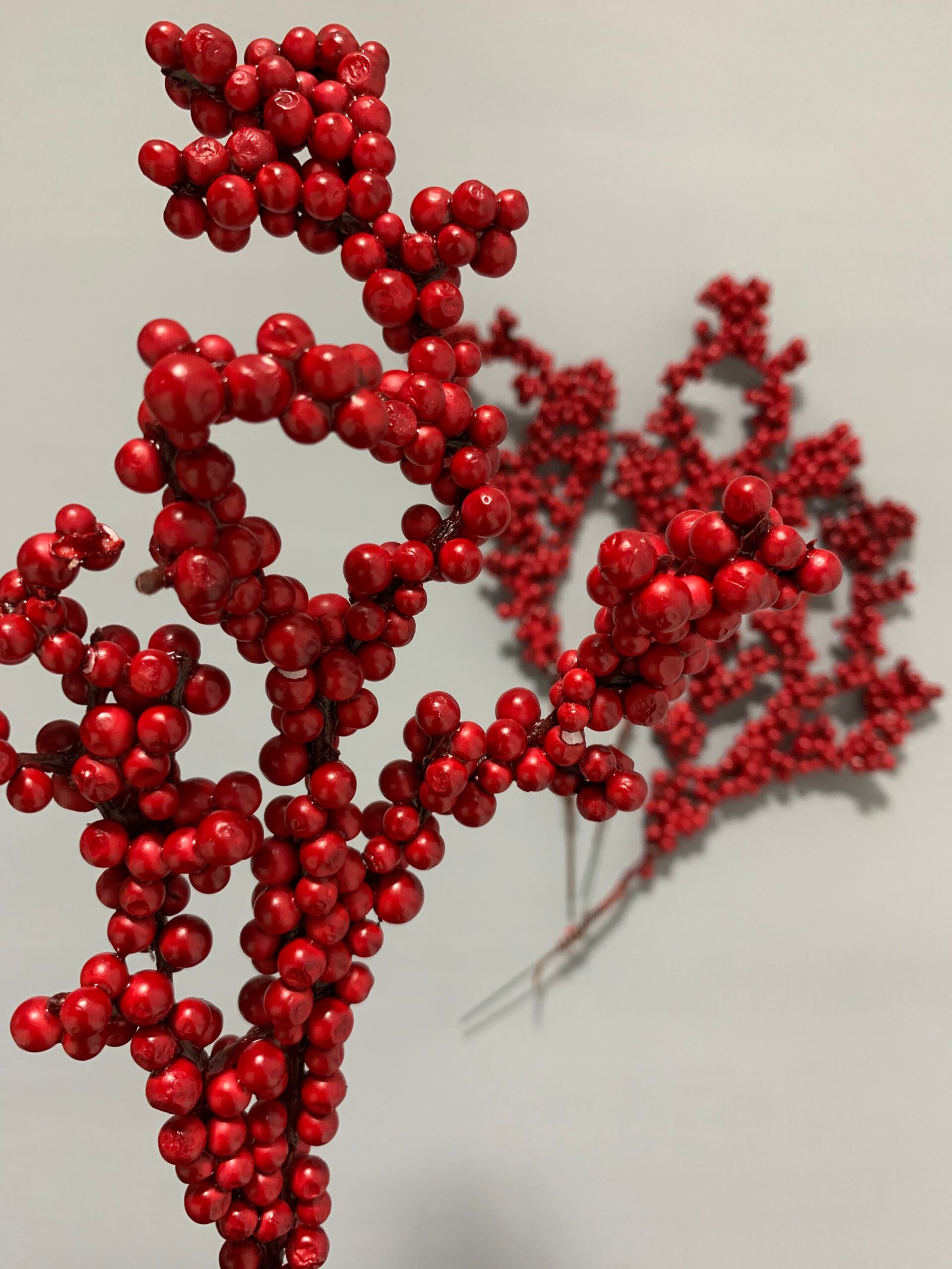 Штучні ягідки на стеблі червоні 29 см. T003. - Штучні ягоди та плоди Штучні ягідки на стеблі червоні 29 см. T003. - Штучні ягоди та плоди