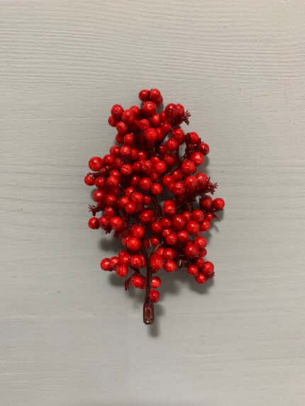 Штучні ягідки без стебла, червоні з листочками 10 см. F11. - Штучні ягоди та плоди