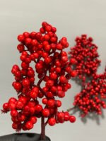 Штучні ягідки без стебла, червоні з листочками 10 см. F11. - Штучні ягоди та плоди