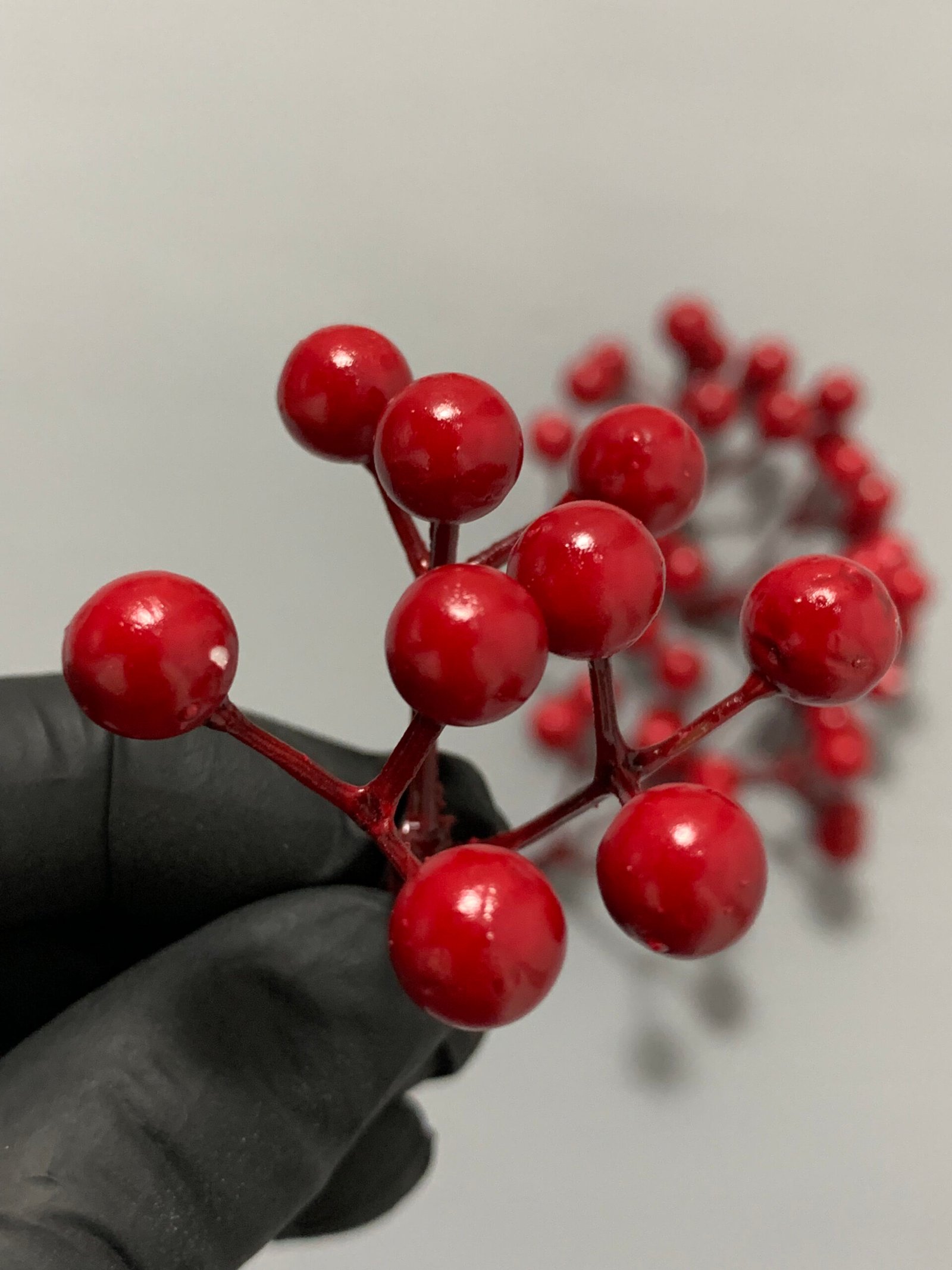 Штучні ягідки без стебла, червоні 9 шт, 4,5 см. F16. - Штучні ягоди та плоди Штучні ягідки без стебла, червоні 9 шт, 4,5 см. F16. - Штучні ягоди та плоди