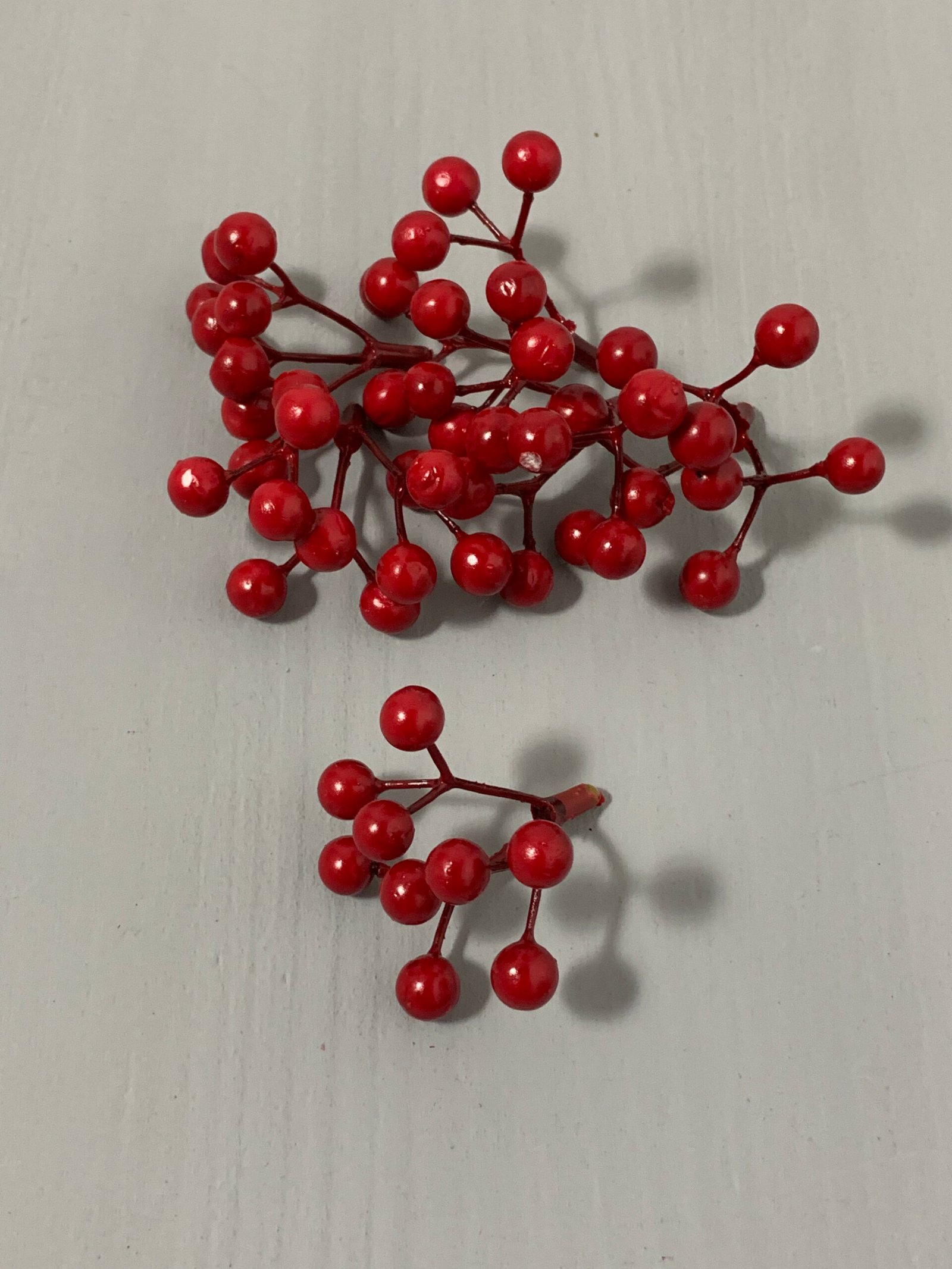 Штучні ягідки без стебла, червоні 9 шт, 4,5 см. F16. - Штучні ягоди та плоди Штучні ягідки без стебла, червоні 9 шт, 4,5 см. F16. - Штучні ягоди та плоди