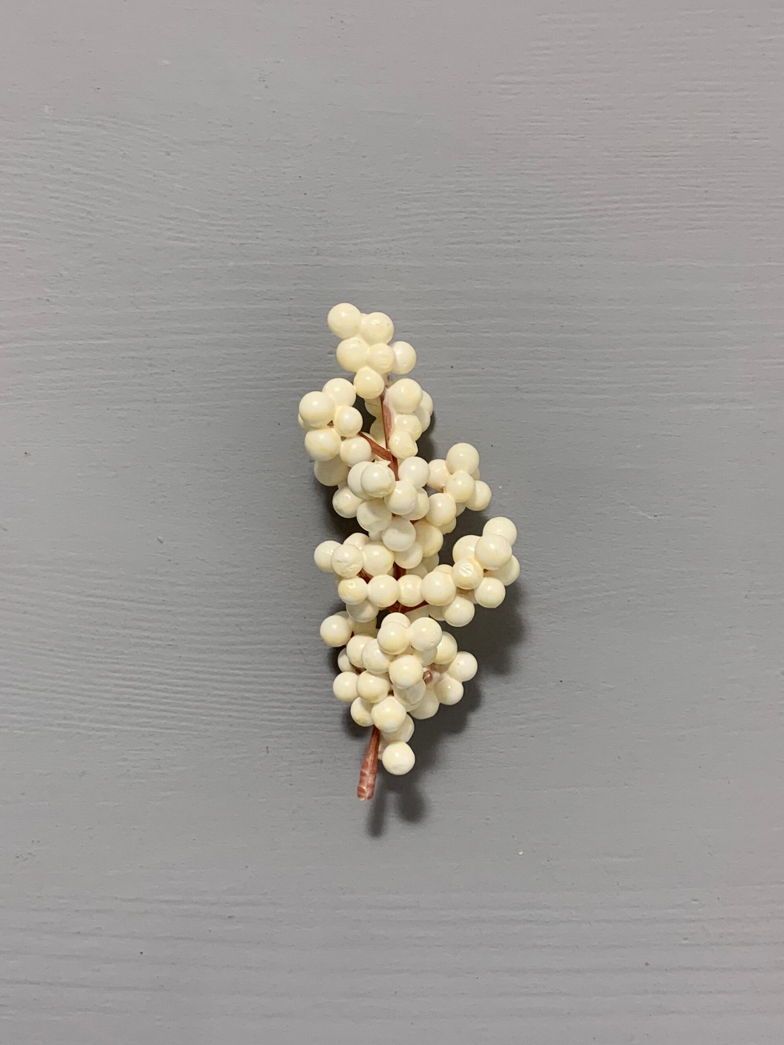 Штучні ягідки без стебла, молочні 12 см. N08-12. - Штучні ягоди та плоди Штучні ягідки без стебла, молочні 12 см. N08-12. - Штучні ягоди та плоди