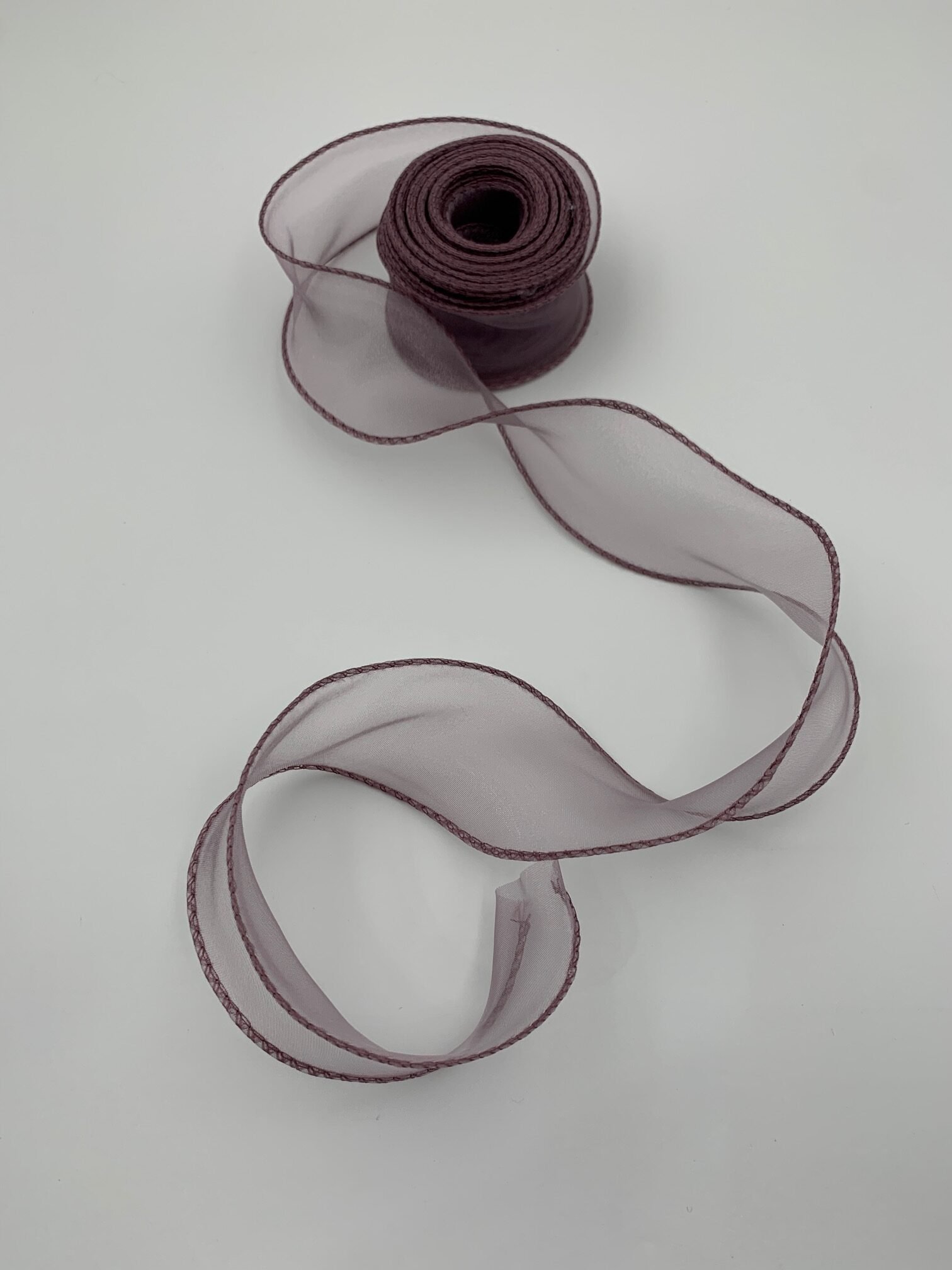 Стрічка з органзи сіро-фіолетова 4 см х 9 м - Бавовняні стрічки Стрічка з органзи сіро-фіолетова 4 см х 9 м - Бавовняні стрічки